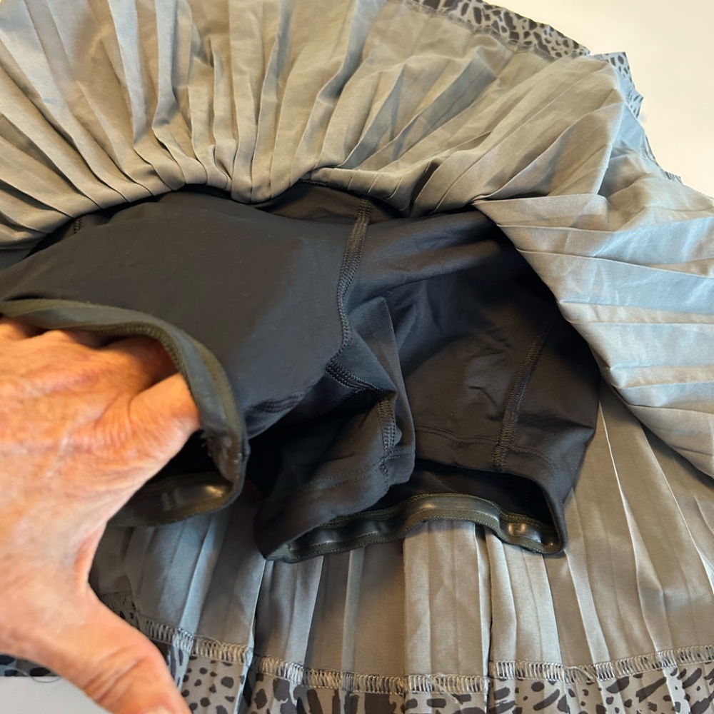 Lululemon Pleat To Street Skirt II, Slate Black, Gray, Pink Skirt, Lined, Sz S - Picture 9 of 11
